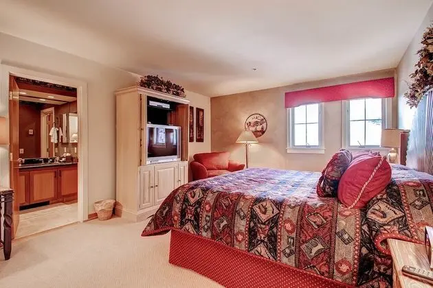 Daire, Birden Çok Yatak (Centennial 2 Bedroom Condo Unit no. 1)