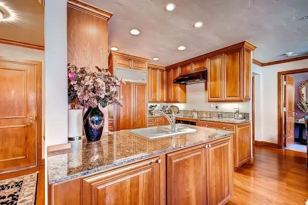 Daire, Birden Çok Yatak (Centennial 2 Bedroom Condo unit no. 2)