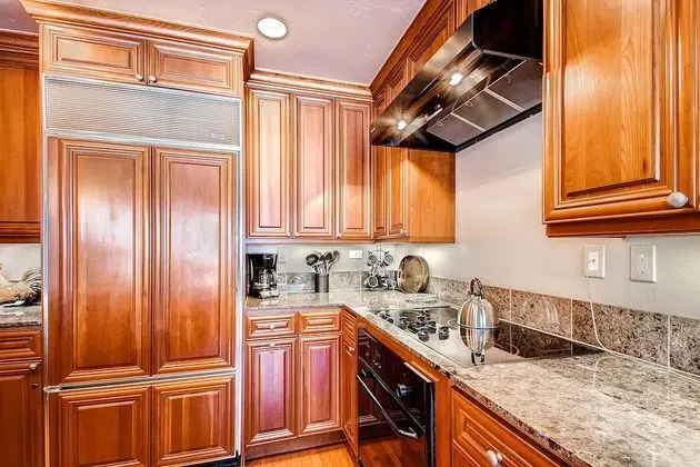 Daire, Birden Çok Yatak (Centennial 2 Bedroom Condo unit no. 2)