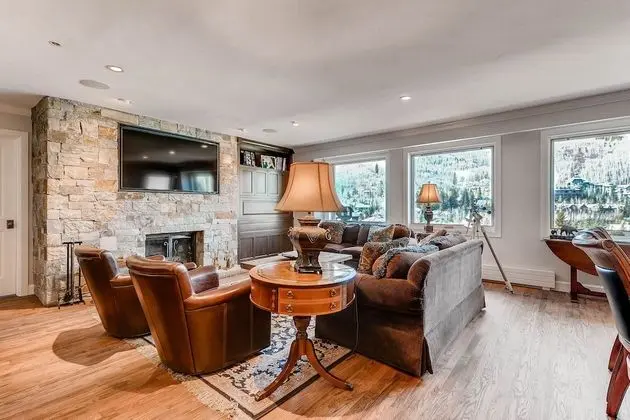Daire, Birden Çok Yatak (Centennial 2 Bedroom Condo unit no. 2)