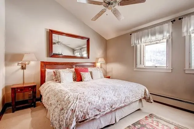 Daire, Birden Çok Yatak (Centennial 2 Bedroom Condo unit no. 2)