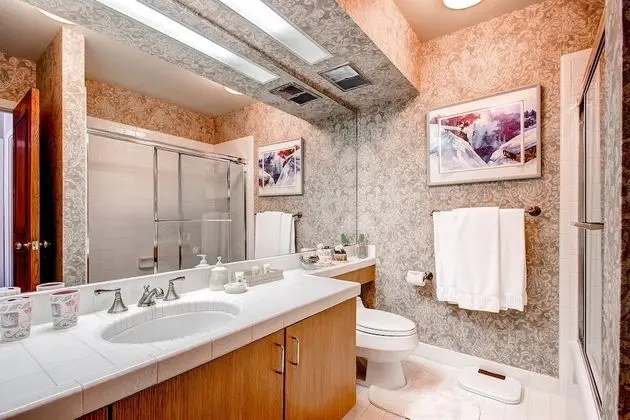 Daire, Birden Çok Yatak (Centennial 2 Bedroom Condo unit no. 2)