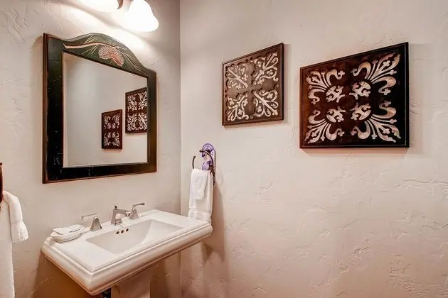 Daire, Birden Çok Yatak (Centennial 2 Bedroom Condo unit no. 3)