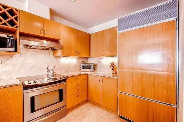 Daire, Birden Çok Yatak (Centennial 2 Bedroom Condo unit no. 7)