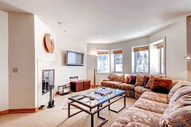Daire, Birden Çok Yatak (Centennial 2 Bedroom Condo unit no. 7)