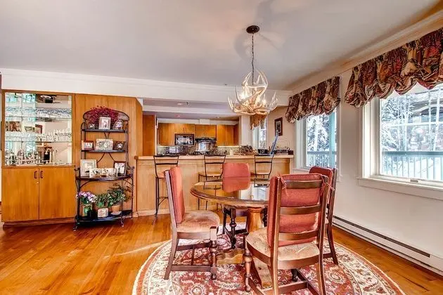 Daire, Birden Çok Yatak (Centennial 2 Bedroom Condo unit no. 8)