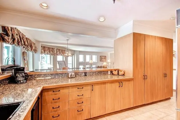 Daire, Birden Çok Yatak (Centennial 2 Bedroom Condo unit no. 8)