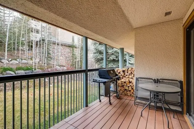 Daire, Birden Çok Yatak (Centennial 2 Bedroom Condo unit no. 9)