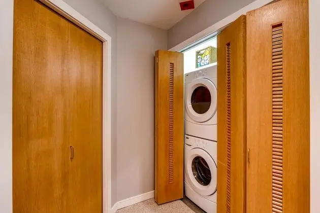 Daire, Birden Çok Yatak (Centennial 2 Bedroom Condo unit no. 9)