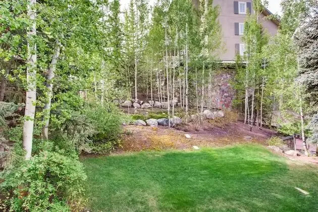 Daire, Birden Çok Yatak (Centennial 2 Bedroom Condo unit no. 9)