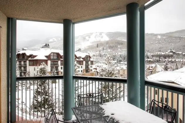 Apart Daire, Birden Çok Yatak (Centennial 3 Bedroom Condo unit no. 2)