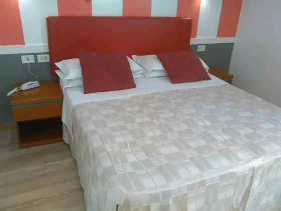 Büyük Yataklı Tek Kişilik Oda