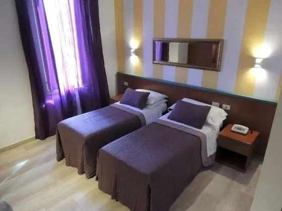 Standard Tek Büyük veya İki Ayrı Yataklı Oda