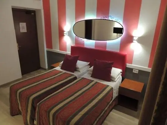 Standard Tek Büyük veya İki Ayrı Yataklı Oda