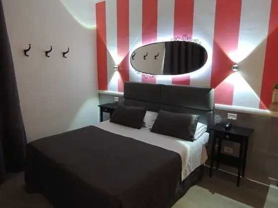 Standard Tek Büyük veya İki Ayrı Yataklı Oda