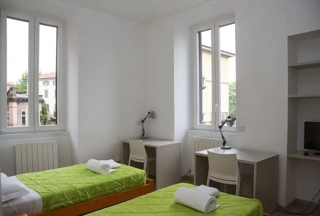 Tek Büyük veya İki Ayrı Yataklı Oda, Ortak Banyo