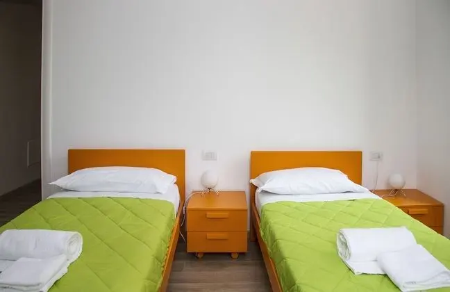 Tek Büyük veya İki Ayrı Yataklı Oda, Ortak Banyo