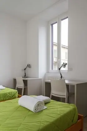 Tek Büyük veya İki Ayrı Yataklı Oda, Ortak Banyo