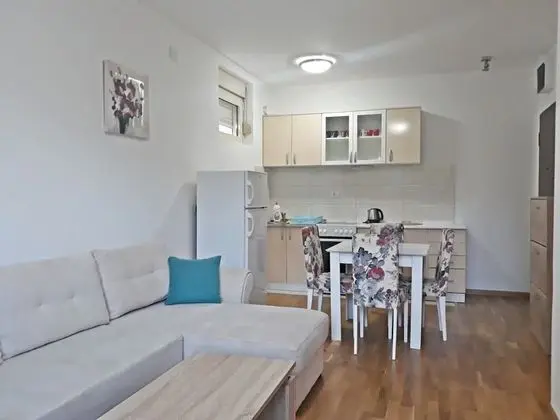 Comfort Apart Daire, Avlu Manzaralı