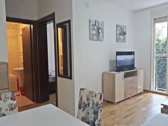 Comfort Apart Daire, Avlu Manzaralı