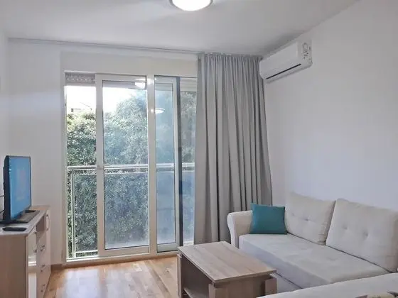 Comfort Apart Daire, Avlu Manzaralı