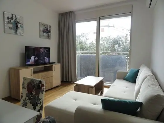 Comfort Apart Daire, Avlu Manzaralı