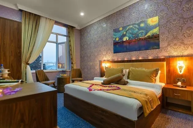 Deluxe Tek Büyük Yataklı Oda
