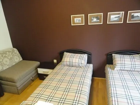 Family Kulübe, Avlu Manzaralı