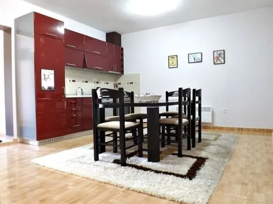 Family Kulübe, Avlu Manzaralı
