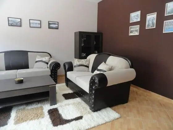 Family Kulübe, Avlu Manzaralı