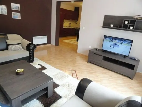 Family Kulübe, Avlu Manzaralı