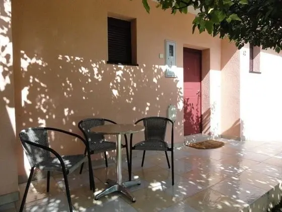 Family Kulübe, Avlu Manzaralı