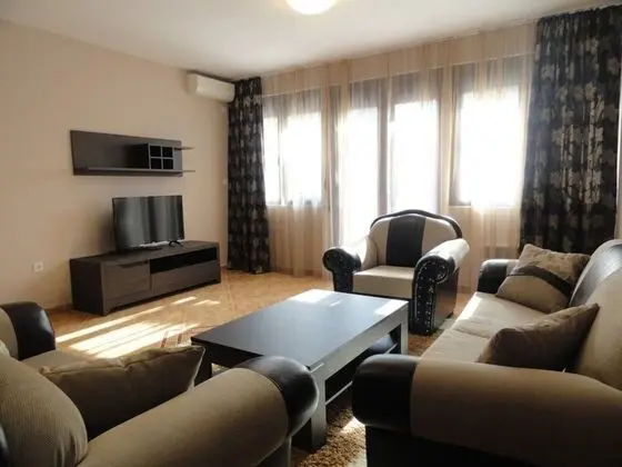 Family Kulübe, Avlu Manzaralı
