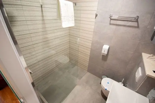 Deluxe Tek Büyük Yataklı Oda, Özel Banyo (Room 3)