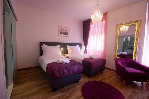 Deluxe Tek Büyük Yataklı Oda, Özel Banyo (Room 5)