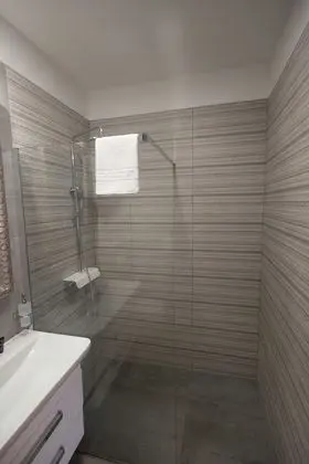 Deluxe Tek Büyük Yataklı Oda, Özel Banyo (Room 5)