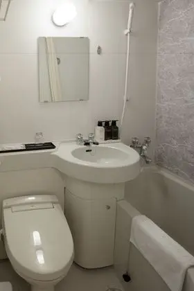 Tek Kişilik Oda, Sigara İçilebilir