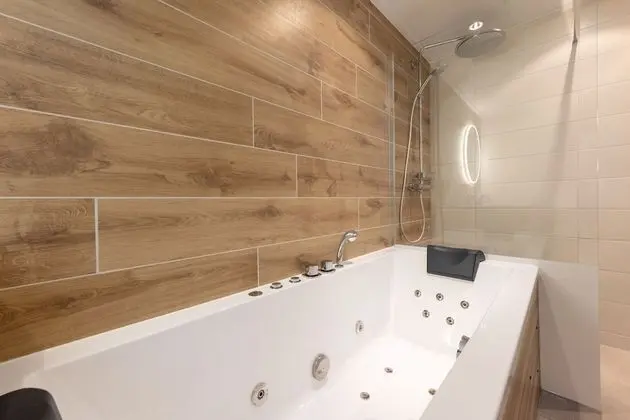 Deluxe Kır Evi
