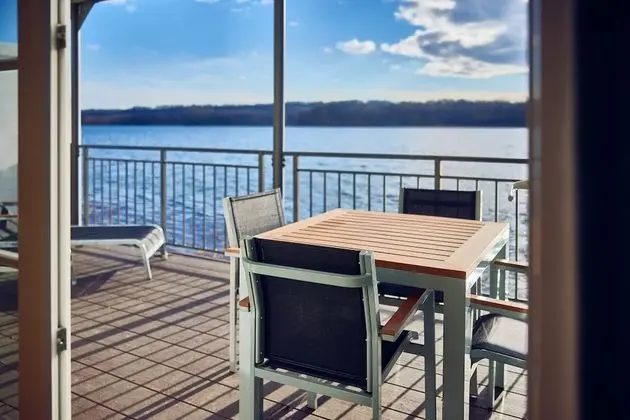 Kır Evi, Göl Kenarı (New Design -VIP Eden)