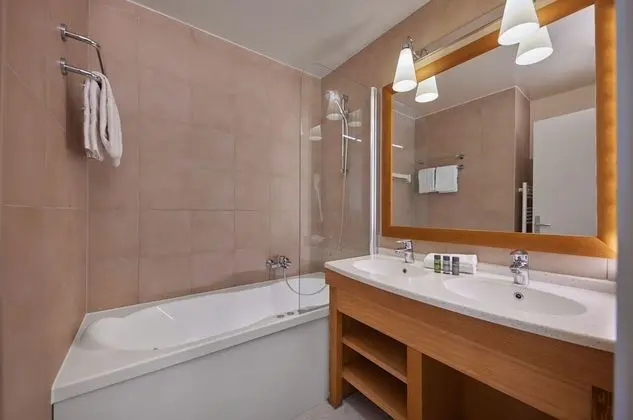 Kır Evi, Göl Kenarı (New Design -VIP Eden)