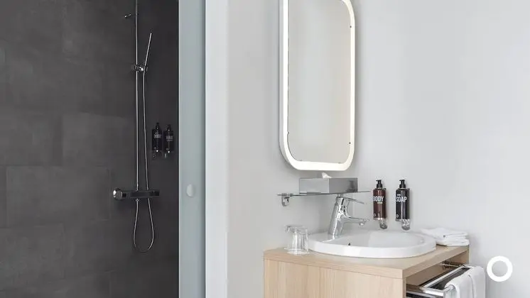 Tek Büyük Yataklı Oda, Özel Banyo (Small)