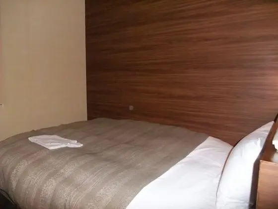 Tek Kişilik Oda, Sigara İçilebilir