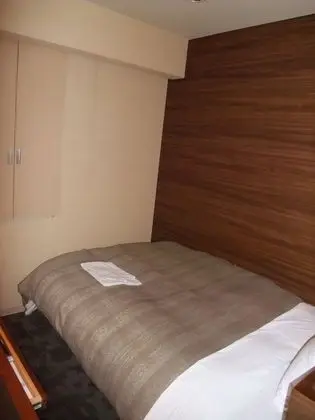 Tek Kişilik Oda, Sigara İçilebilir