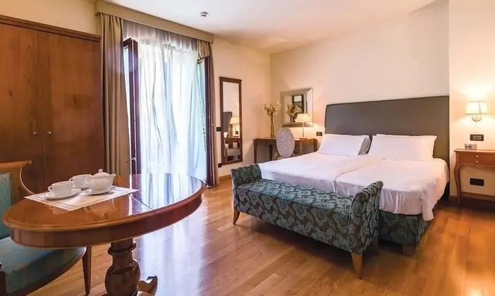 Tek Büyük veya İki Ayrı Yataklı Oda