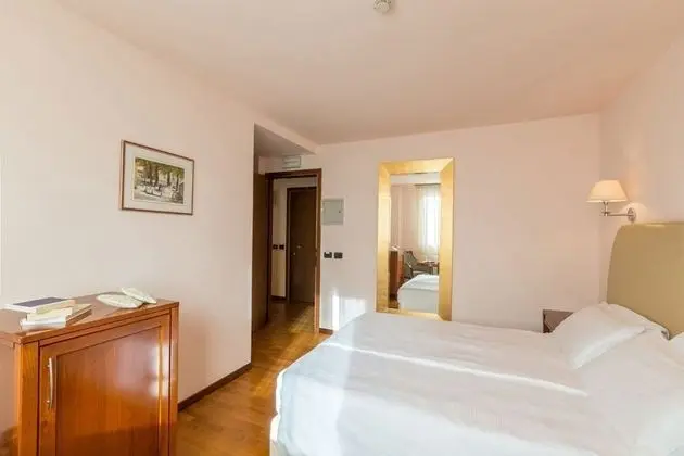 Tek Büyük veya İki Ayrı Yataklı Oda