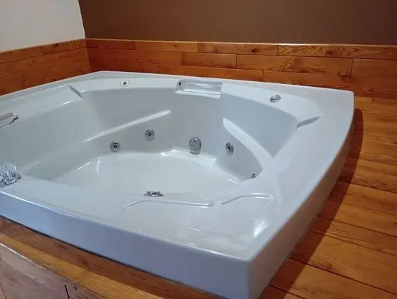 Oda, 2 Büyük (Queen) Boy Yatak, Sigara İçilmez, Göl Manzaralı (Hot Tub)