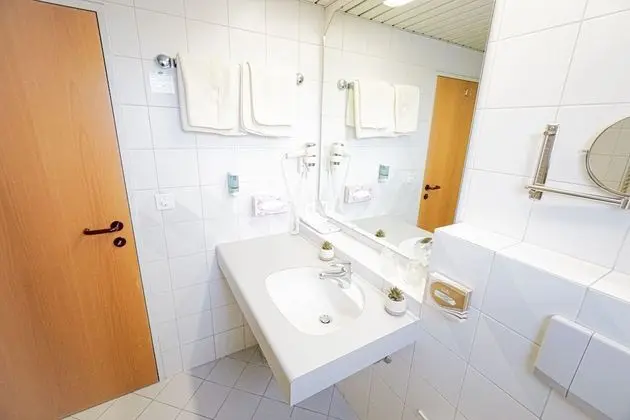 Tek Büyük veya İki Ayrı Yataklı Oda, Engellilere Uygun, Banyolu/Duşlu