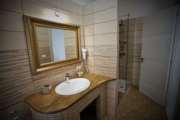 Deluxe Üç Kişilik Oda