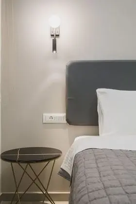 City Tek Büyük Yataklı Oda
