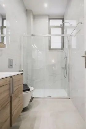 City Tek Büyük Yataklı Oda